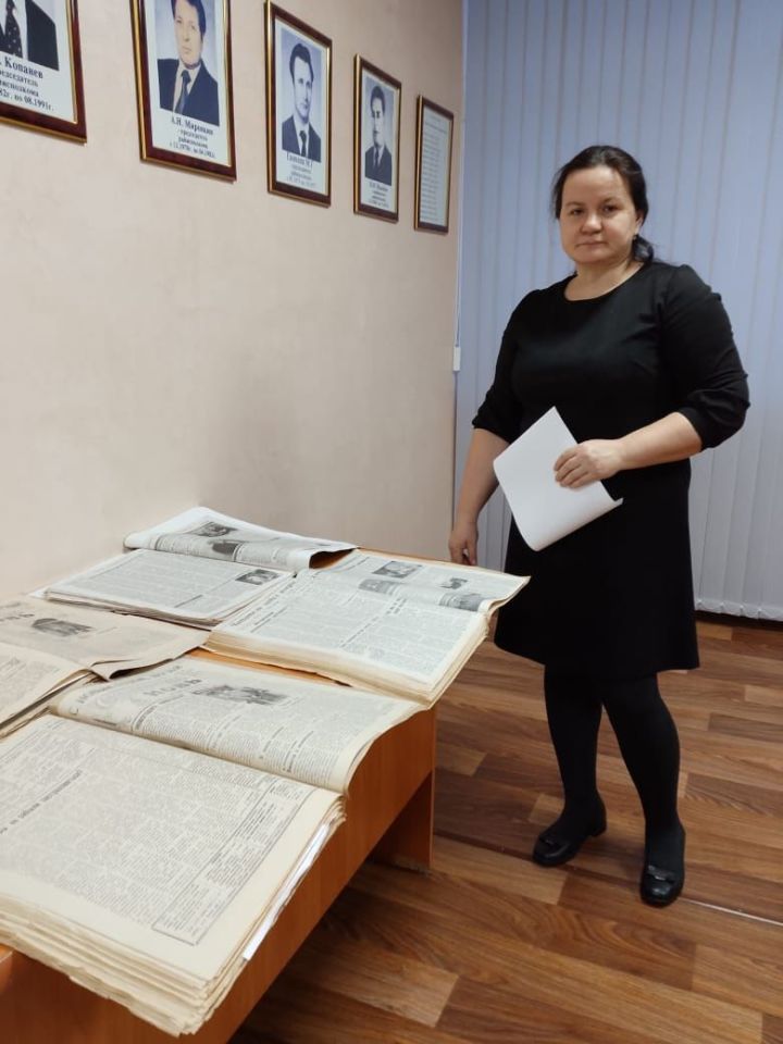 В Совете Аксубаевского района очередная выставка посвящена встрече нового года
