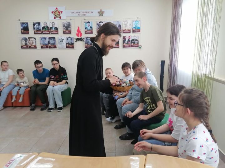Аксубайның социаль ярдәм бүлегендә дин әһеле белән очрашу булды
