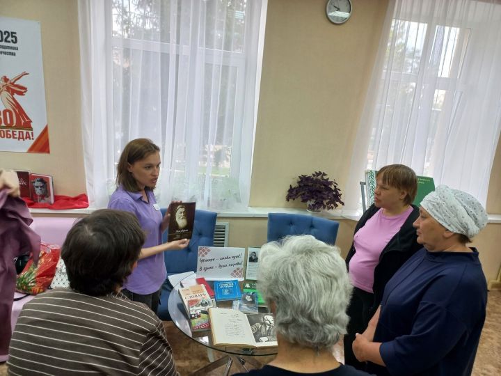 В Аксубаевской центральной библиотеке открыли выставку