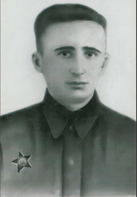 На фронт ушел с педучилища