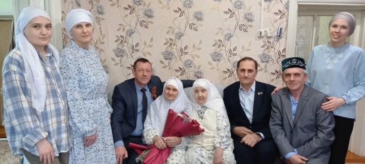 Аксубаевский ветеран в 90 лет молится о благополучии семьи из рода долгожителей