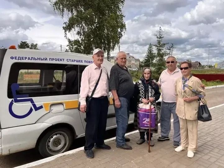Сельских пенсионеров Аксубаевского района в больницу доставляют на специальном транспорте