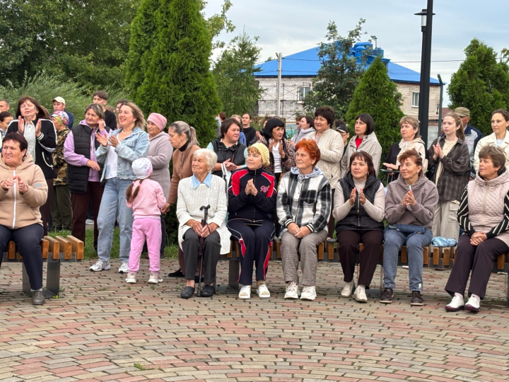 Аксубайда халык артистының лирик концерты патриотик яңгыраш алды