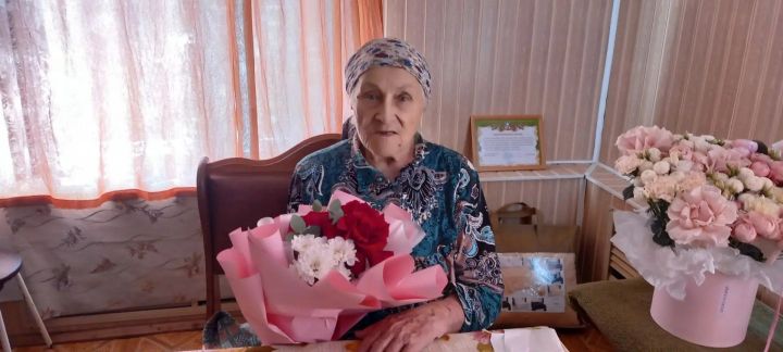 Аксубай ветераны сугыш чоры авырлыкларын кичергән