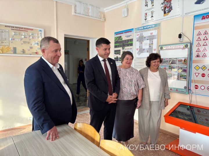 Алмаз Мингулов и Анатолий Иванов обсудили с аксубаевцами ключевые вопросы развития территории